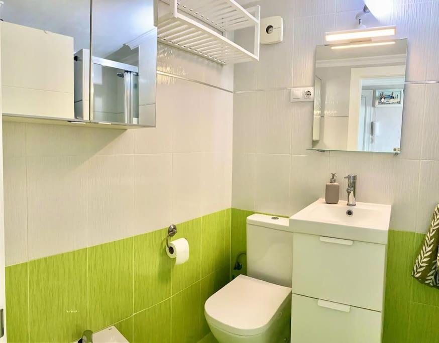 Apartamento Linda Apartment ตอร์เรโมลิโนส ภายนอก รูปภาพ