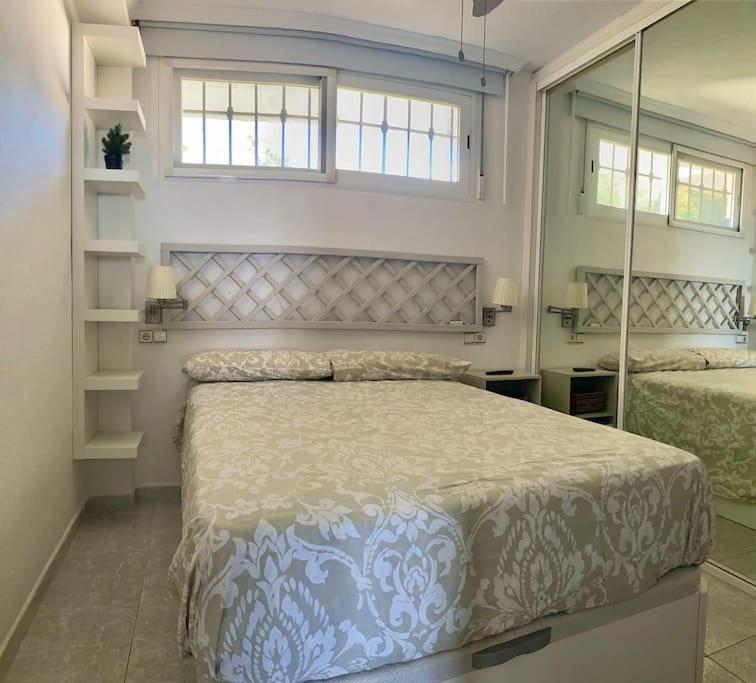 Apartamento Linda Apartment ตอร์เรโมลิโนส ภายนอก รูปภาพ