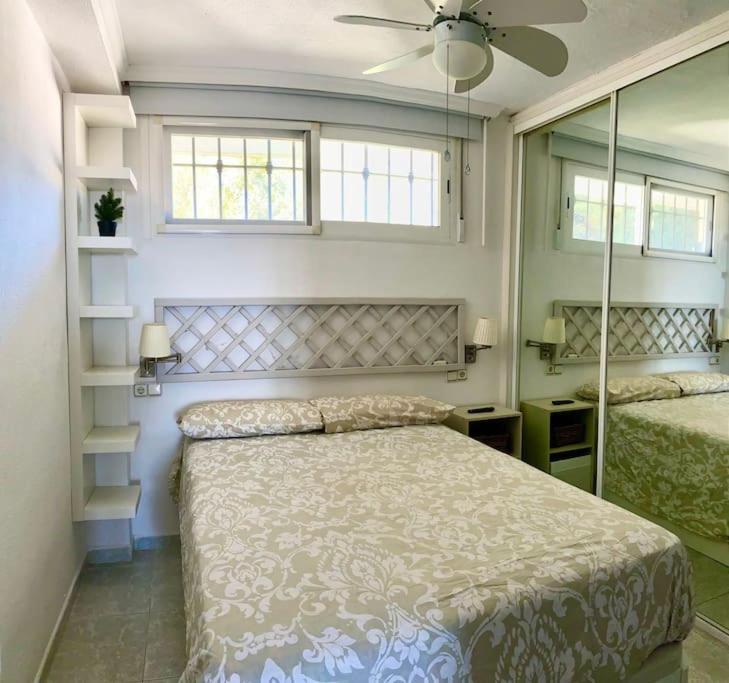 Apartamento Linda Apartment ตอร์เรโมลิโนส ภายนอก รูปภาพ