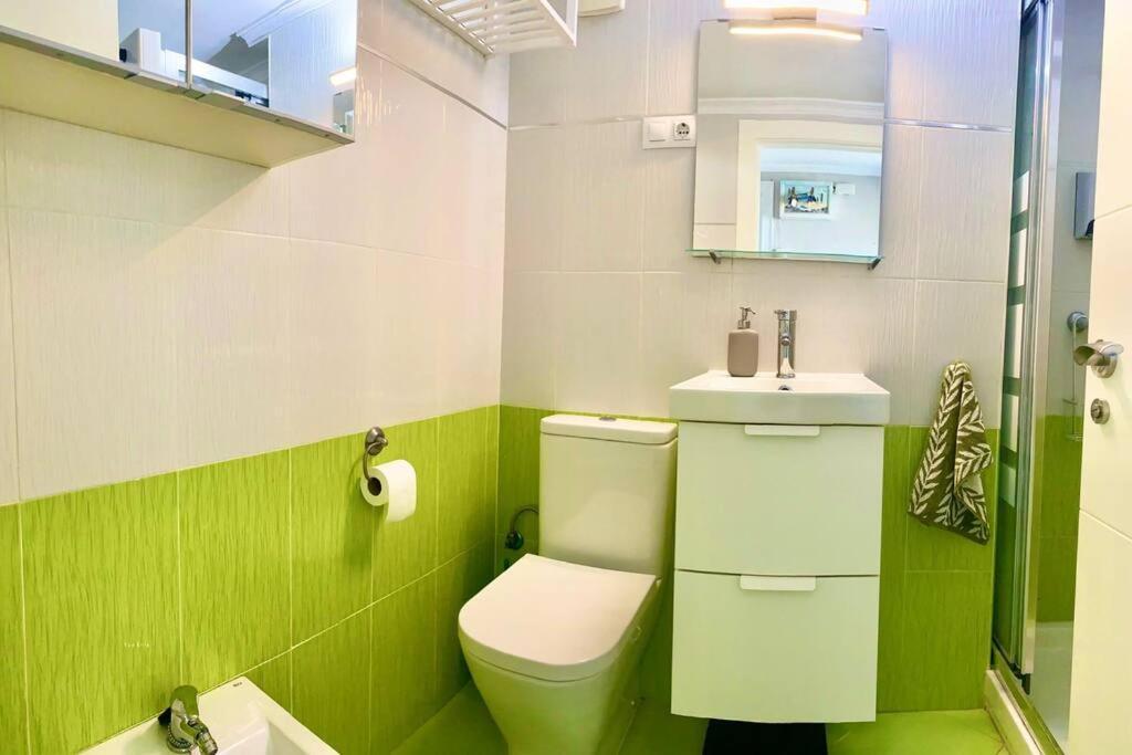 Apartamento Linda Apartment ตอร์เรโมลิโนส ภายนอก รูปภาพ